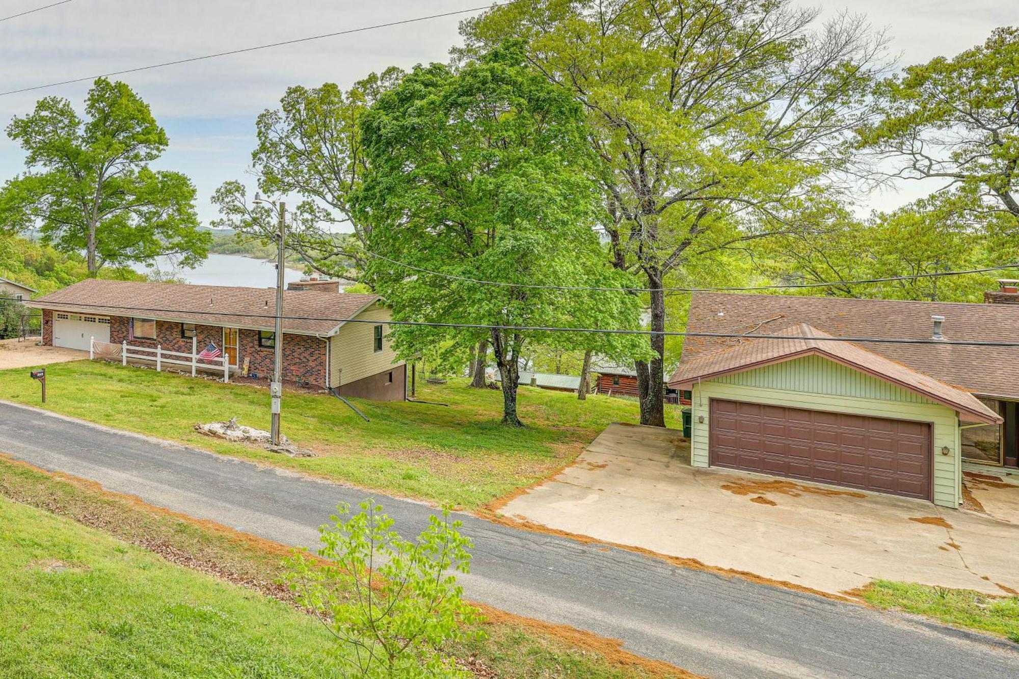 Shell Knob Home With Deck And Table Rock Lake View Exterior photo